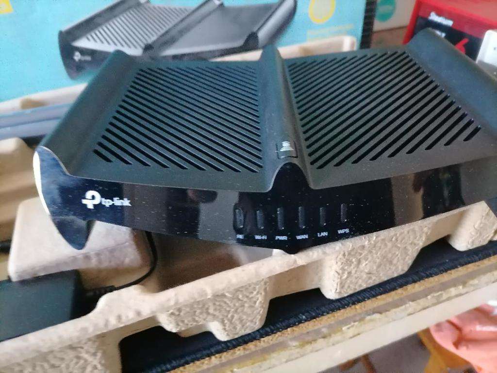 TP-LINK  WR941HP 450MPS WI FI 4 WIRELESS ROUTER