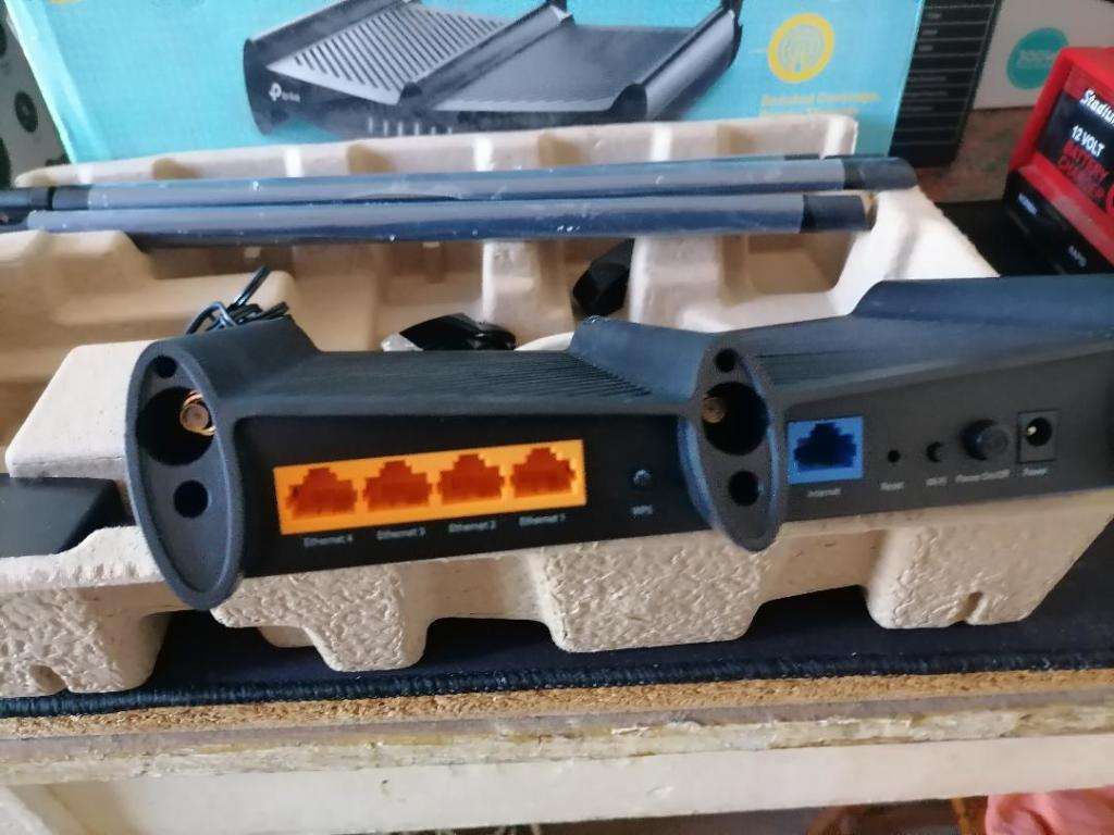 TP-LINK  WR941HP 450MPS WI FI 4 WIRELESS ROUTER