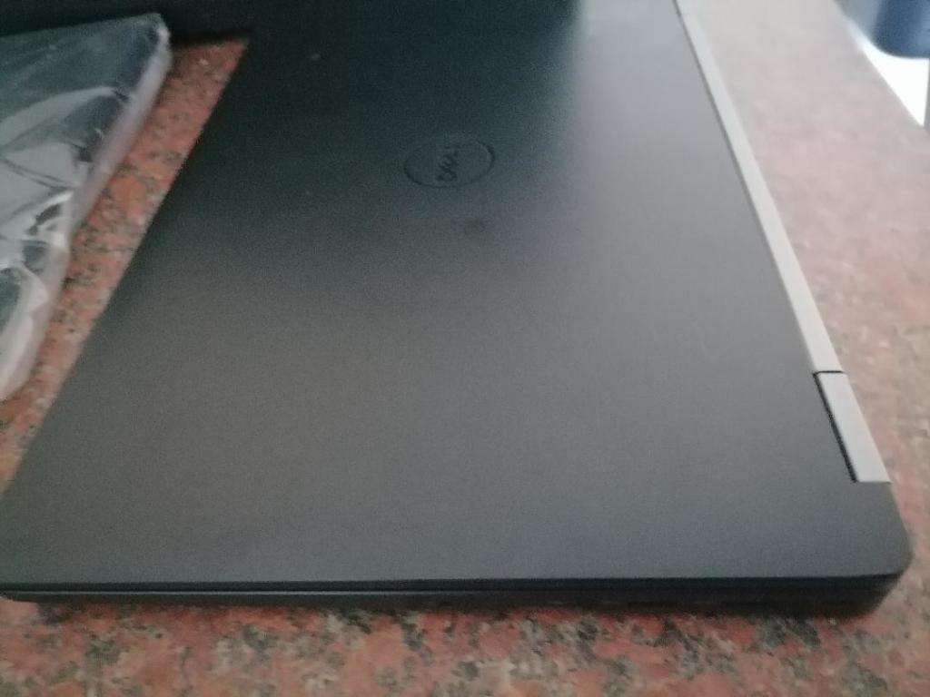 i5 DELL 6TH GEN, 8GB RAM, 1TB HDD. BATTERY 100%,BACKLIT KEYBOARD ,ORIGINAL CHARGER