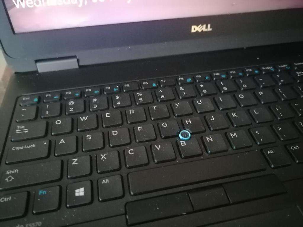 i5 DELL 6TH GEN, 8GB RAM, 1TB HDD. BATTERY 100%,BACKLIT KEYBOARD ,ORIGINAL CHARGER