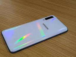 SAMSUNG A50 128GB PEARL WHITE+NEW BODYGLOVE WIRELESS EAR BUDS