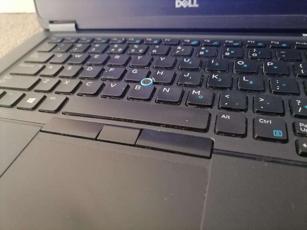 i5 DELL LATITUDE E7450 5TH GEN,4GB RAM,500GB HDD,BACKLIT KEYBOARD,BATTERY 100%,ORIGINAL CHARGER