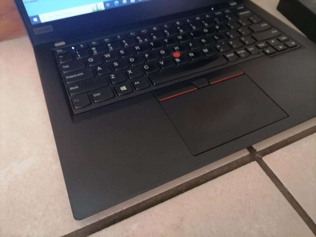 i7 8TH GEN LENOVO THINKPAD X390 16GB RAM. 512 NVME SSD, W10/OFFICE,BATTERY 100%.ORIGINAL CHARGER
