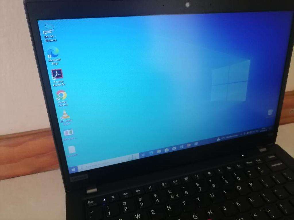 i7 8TH GEN LENOVO THINKPAD X390 16GB RAM. 512 NVME SSD, W10/OFFICE,BATTERY 100%.ORIGINAL CHARGER