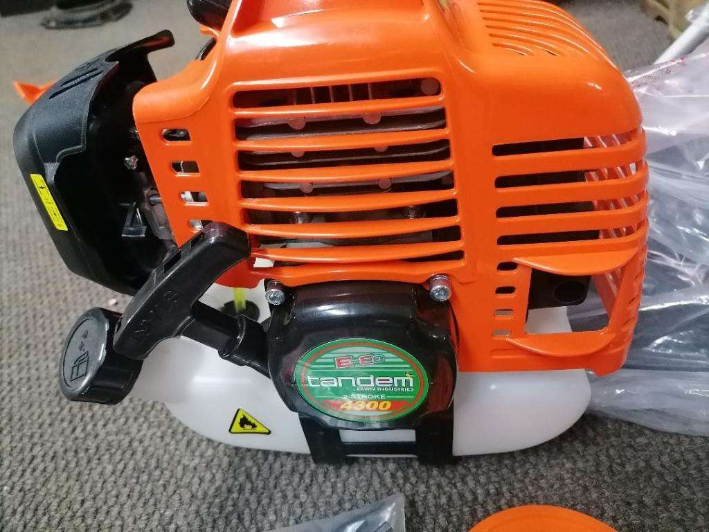 TANDEM 43CC PETROL BRUSH CUTTER+HARNESS+ACCESSORIES