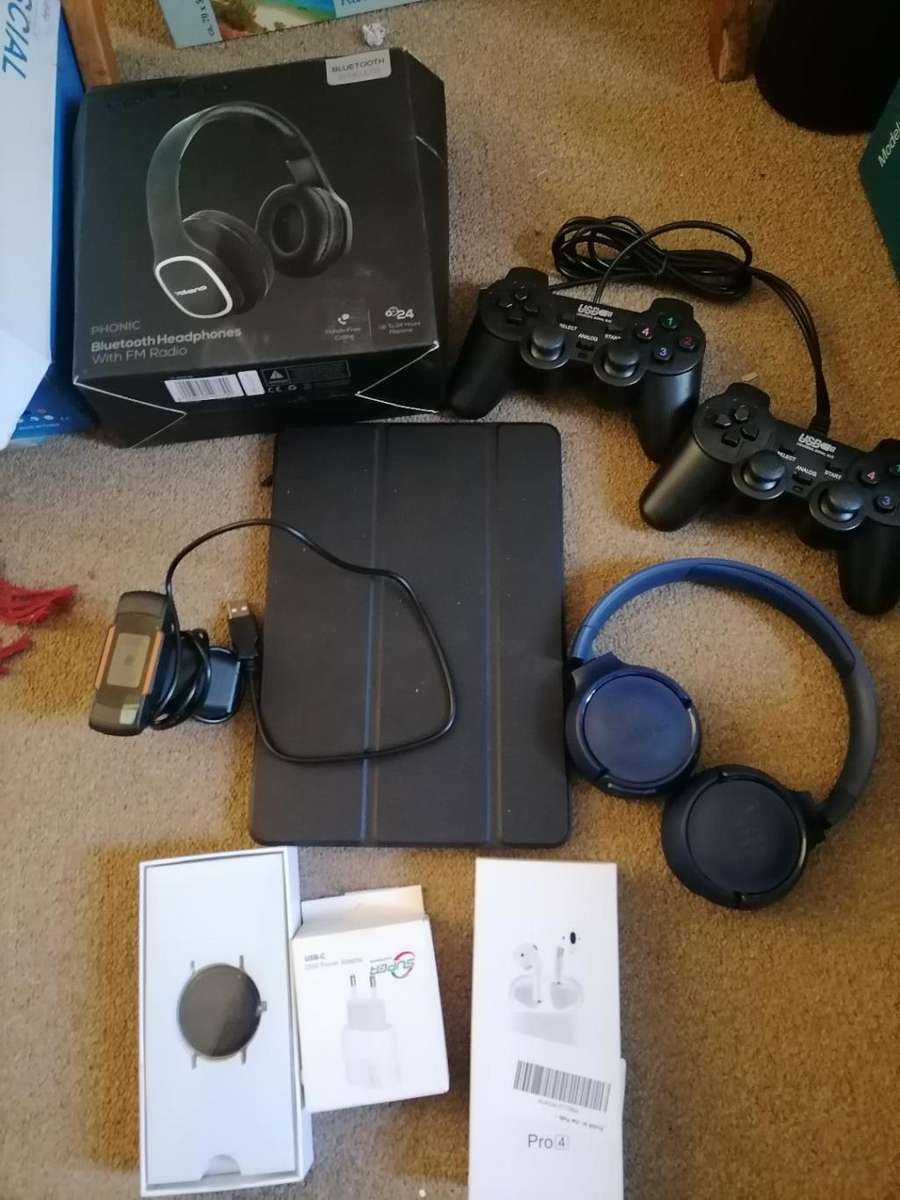 BULK LOT OF UNTESTED ITEMS, SMART WATCHES,JBL HEADSET,AIR PODS,GAMING CONTROLLERS, ONE BID FOR LOT