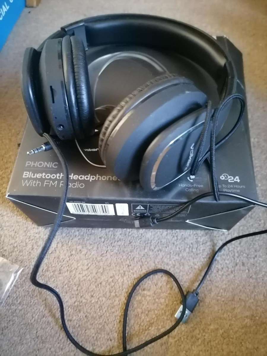 BULK LOT OF UNTESTED ITEMS, SMART WATCHES,JBL HEADSET,AIR PODS,GAMING CONTROLLERS, ONE BID FOR LOT