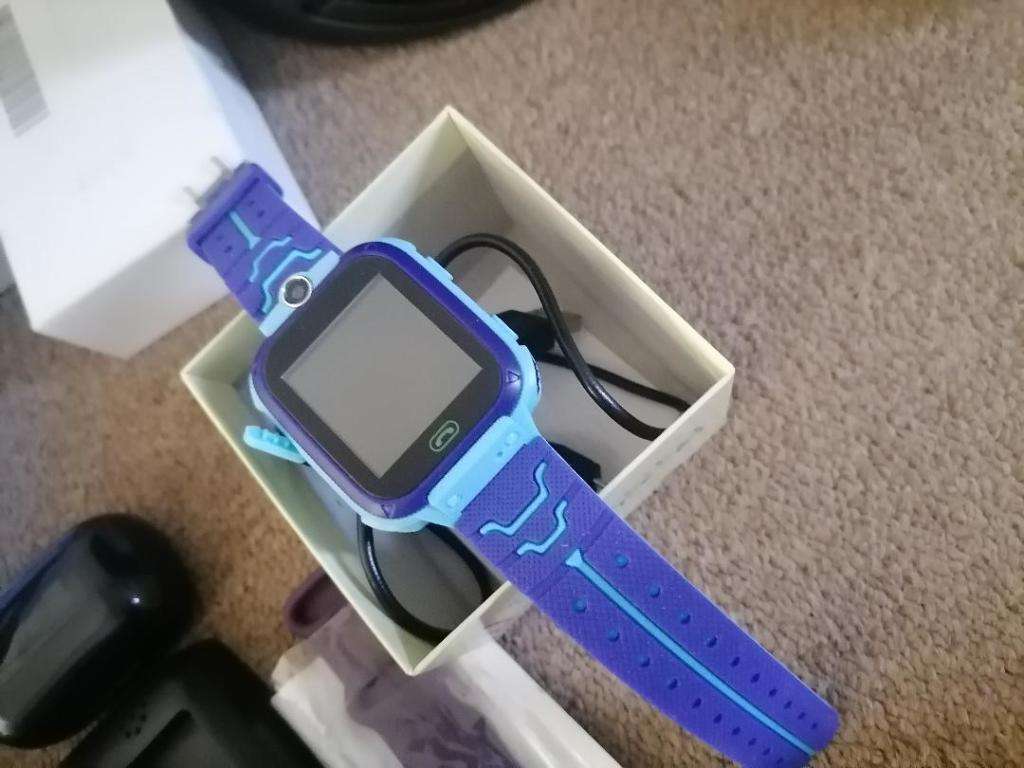 BULK LOT OF UNTESTED ITEMS,CAR LCD SCREE,PS4 HEADSET,AIR PODS,BT SPEAKER,SMART WATCH,CCTV CAMERA