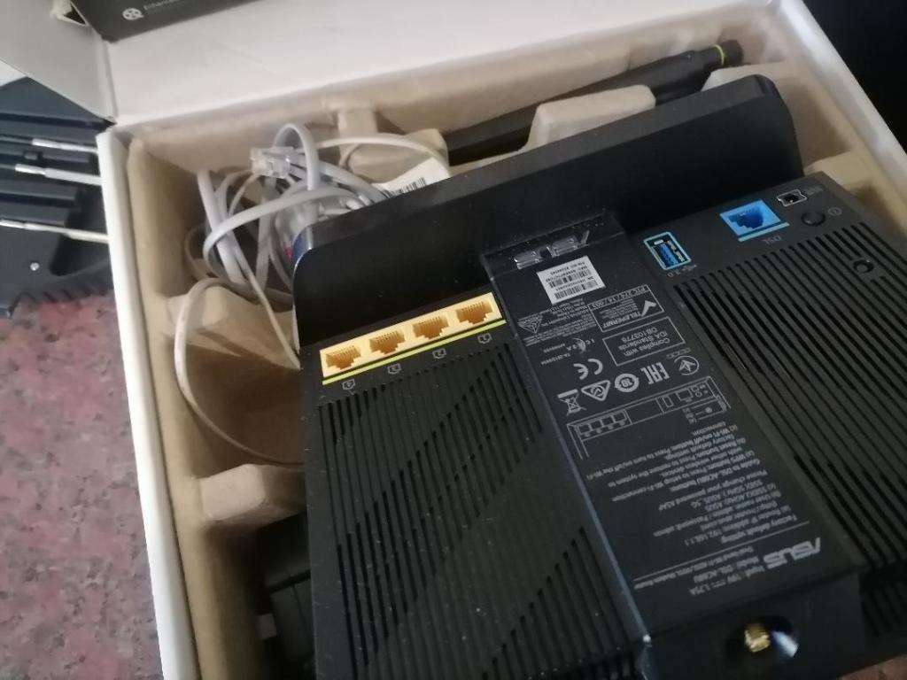 BULK LOT OF ELECTRONICS, ASUS AC1900 WIFI ROUTER,PROLINE UPS,WIRELESS CONTROLLER, ONE BID FOR LOT