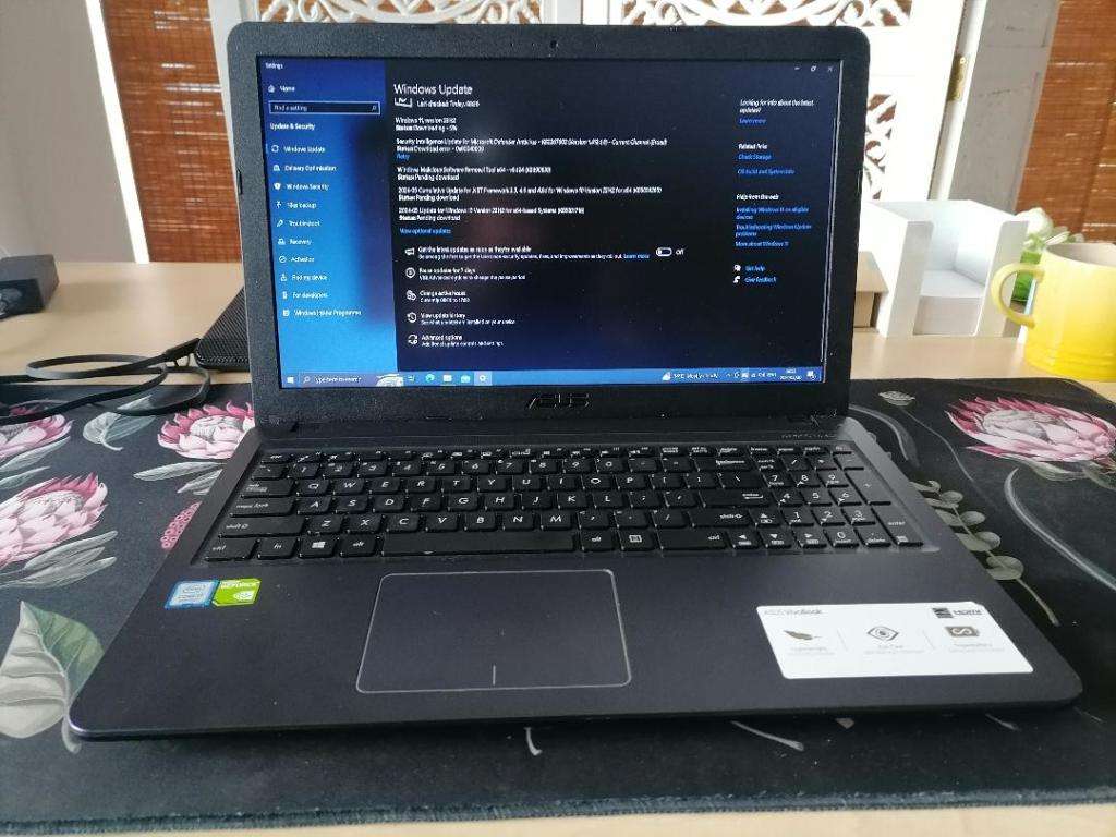 IMMACULATE i7 ASUS VIVOBOOK 8TH GEN, 8GB RAM, 1TB HDD, BATTERY 100%,ORIGINAL CHARGER INCL