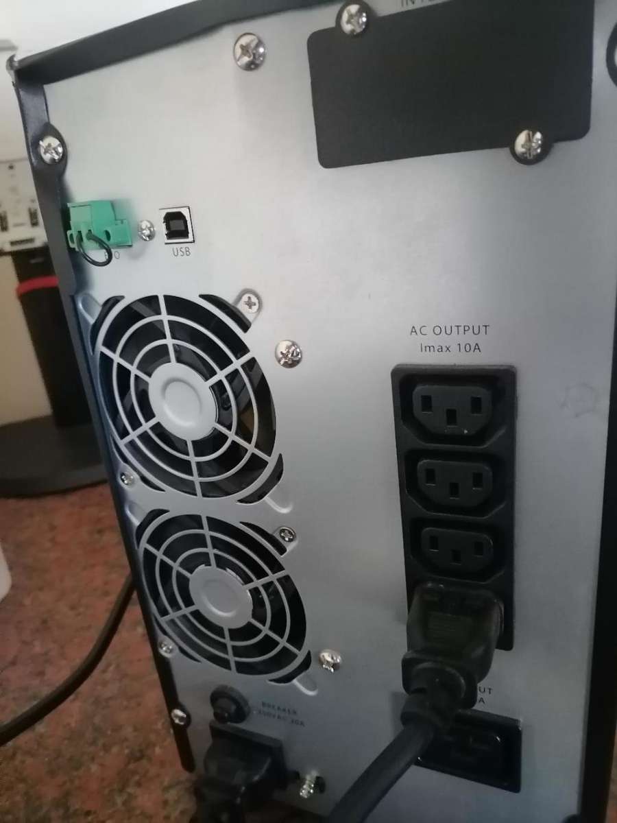 PROLINE I3000 G2 3KVA UPS WITH BUILT IN BATTERIES, WORKING, POWER CORD INCL