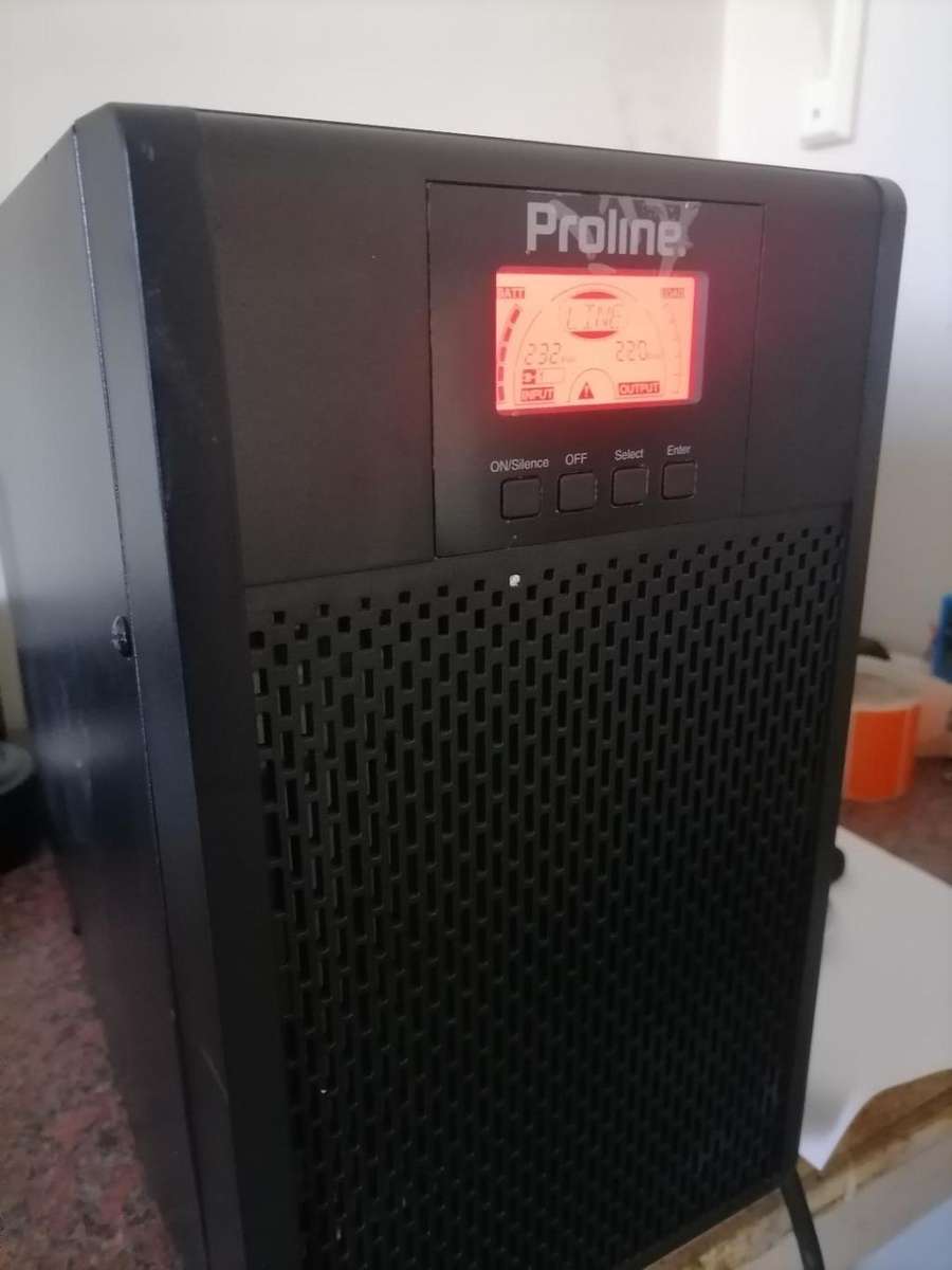 PROLINE I3000 G2 3KVA UPS WITH BUILT IN BATTERIES, WORKING, POWER CORD INCL