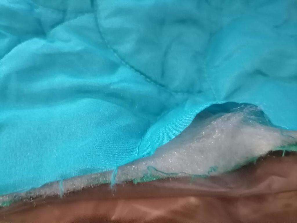 *WEEKEND SPECIAL*LOT OF 4 X DUVET/COMFORTERS. ONE BID FOR THE LOT**