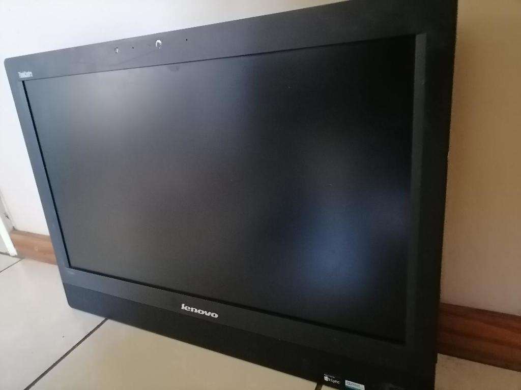 I7 LENOVO 24 INCH 3RD GEN 4GB RAM, 320GB HDDALL IN 1 PC.*SOLD AS IS