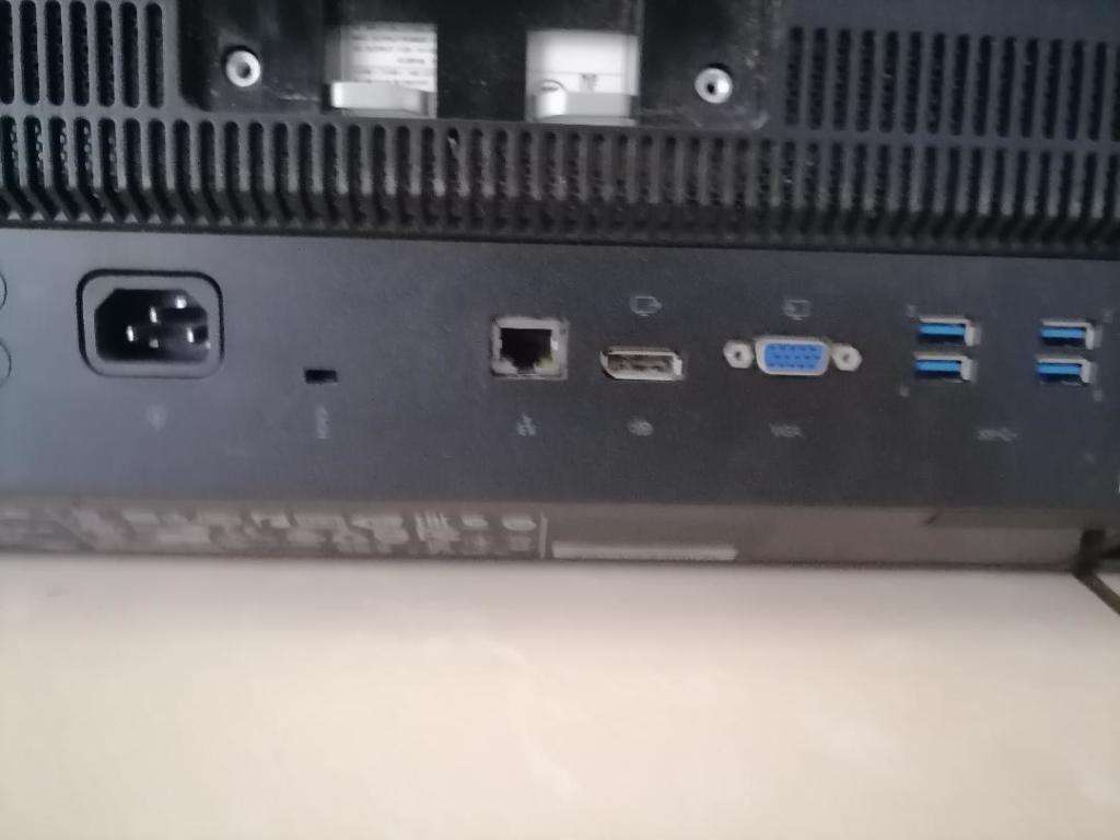 I7 LENOVO 24 INCH 3RD GEN 4GB RAM, 320GB HDDALL IN 1 PC.*SOLD AS IS