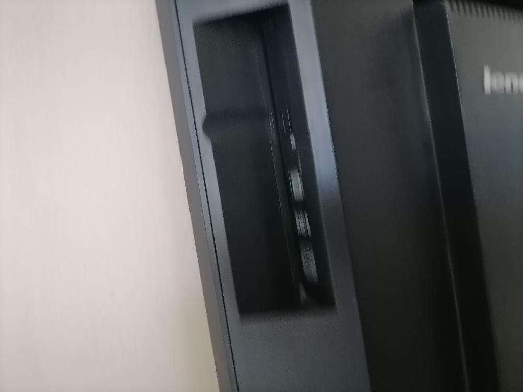 I7 LENOVO 24 INCH 3RD GEN 4GB RAM, 320GB HDDALL IN 1 PC.*SOLD AS IS