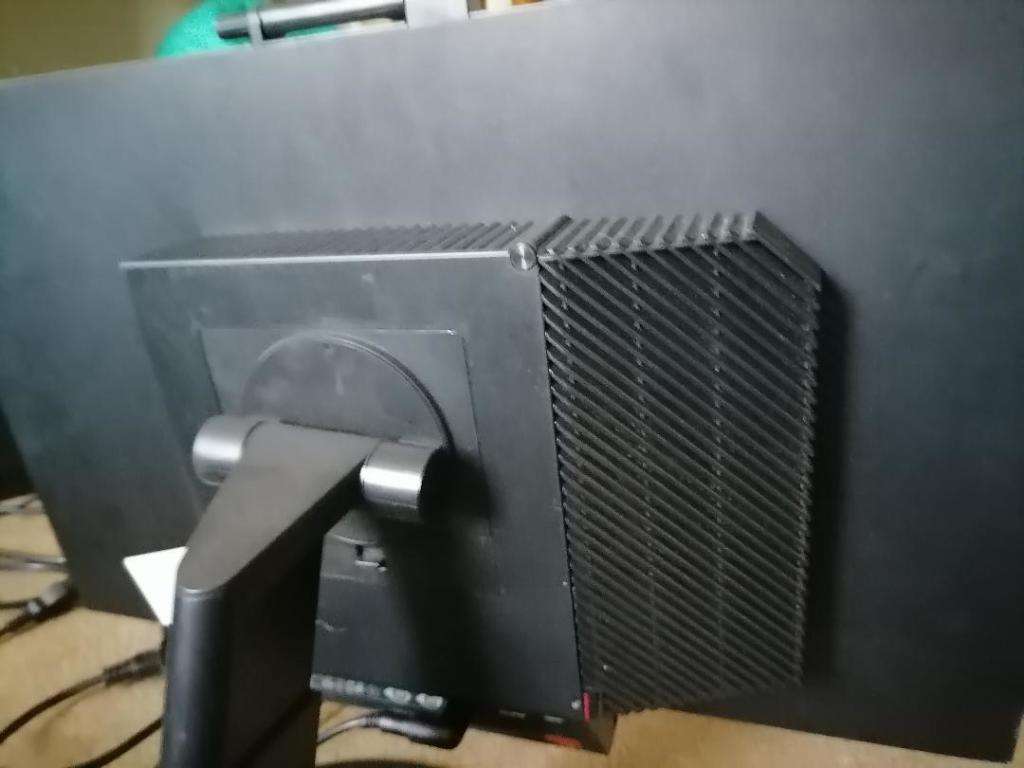 LENOVO THINKCENTRE TIO24GEN4 23.8` FULL HD WLED LCD MONITOR,SLIGHT DISCOLOURATION