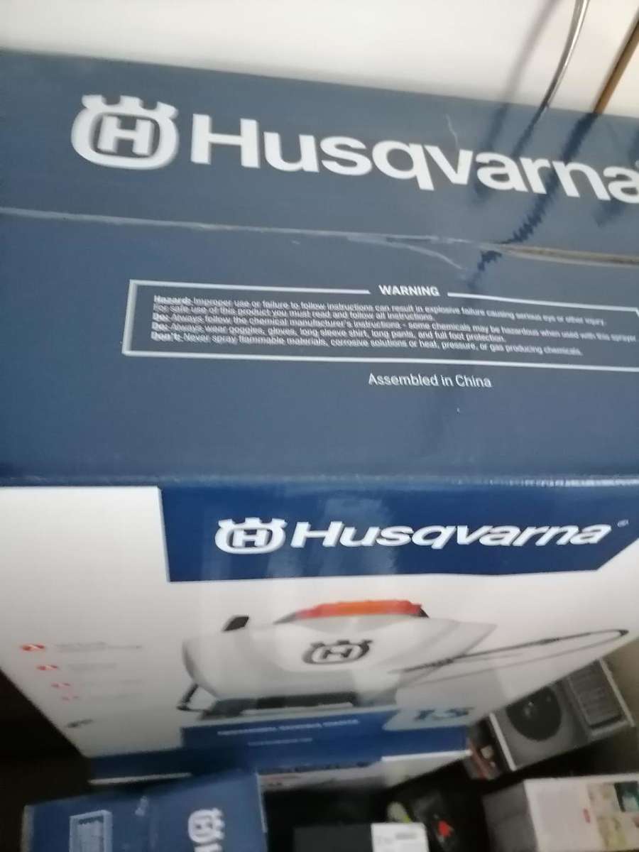 BRAND NEW HUSQVARNA PROFESSIONAL  15L BACK PACK SPRAYER IN SEALED BOX*R2250 RETAIL*