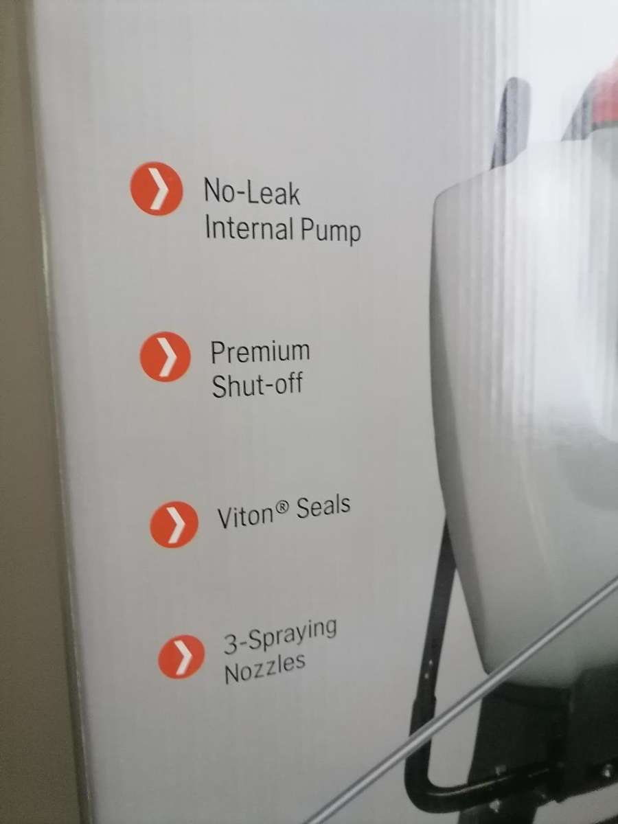 BRAND NEW HUSQVARNA PROFESSIONAL  15L BACK PACK SPRAYER IN SEALED BOX*R2250 RETAIL*