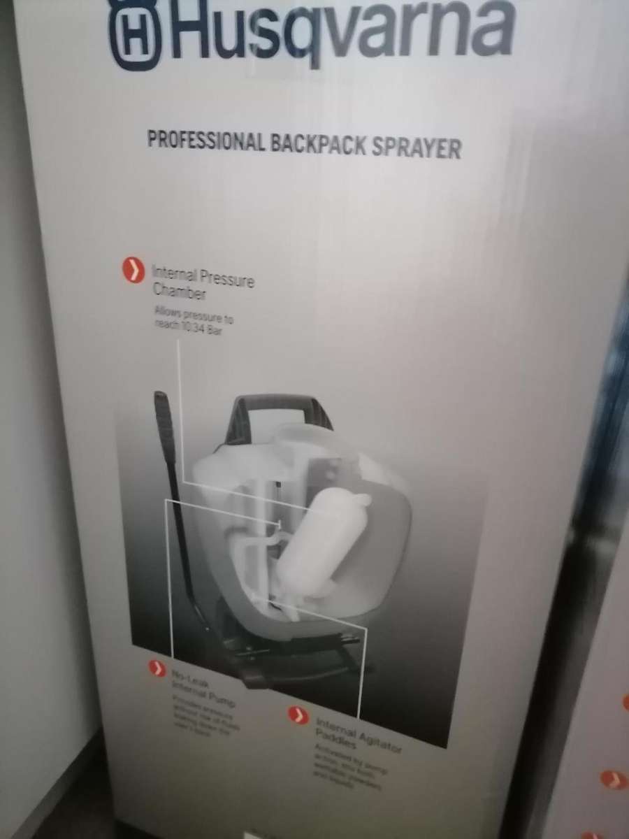 BRAND NEW HUSQVARNA PROFESSIONAL  15L BACK PACK SPRAYER IN SEALED BOX*R2250 RETAIL*