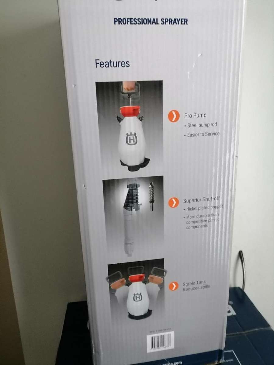 BRAND NEW HUSQVARNA PROFESSIONAL  8L PROFESSIONAL SPRAYER IN SEALED BOX*R1000 RETAIL*