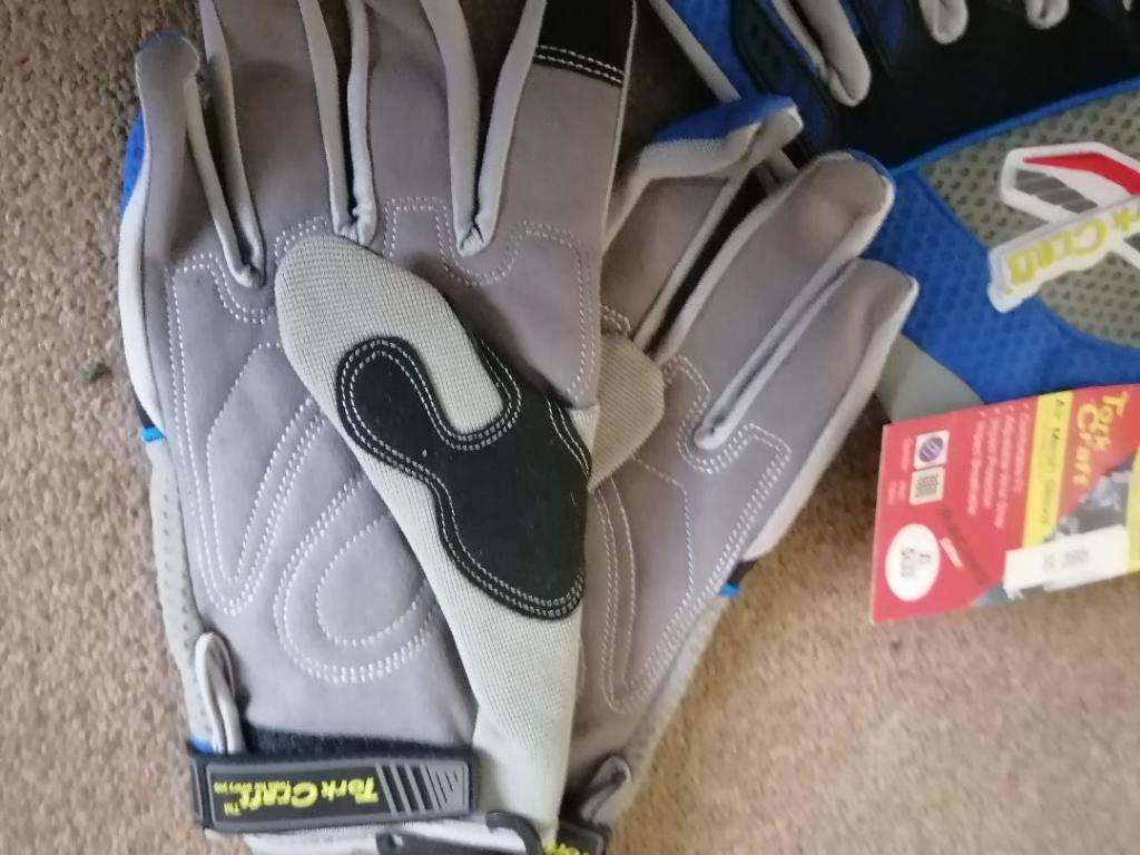 SET OF 2 X BRAND NEW TORX CRAFT GLOVES, TOP QUALITY, ONE BID FOR BOTH ,R400 RETAIL EACH**
