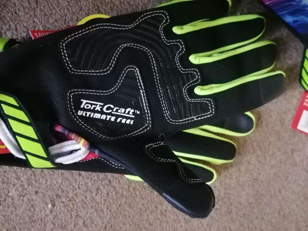 SET OF 2 X BRAND NEW TORX CRAFT GLOVES, TOP QUALITY, ONE BID FOR BOTH ,R400 RETAIL EACH**