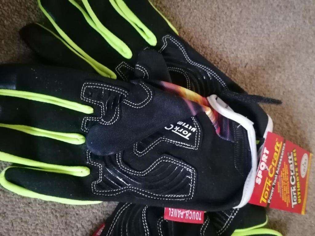 SET OF 2 X BRAND NEW TORX CRAFT GLOVES, TOP QUALITY, ONE BID FOR BOTH ,R400 RETAIL EACH**