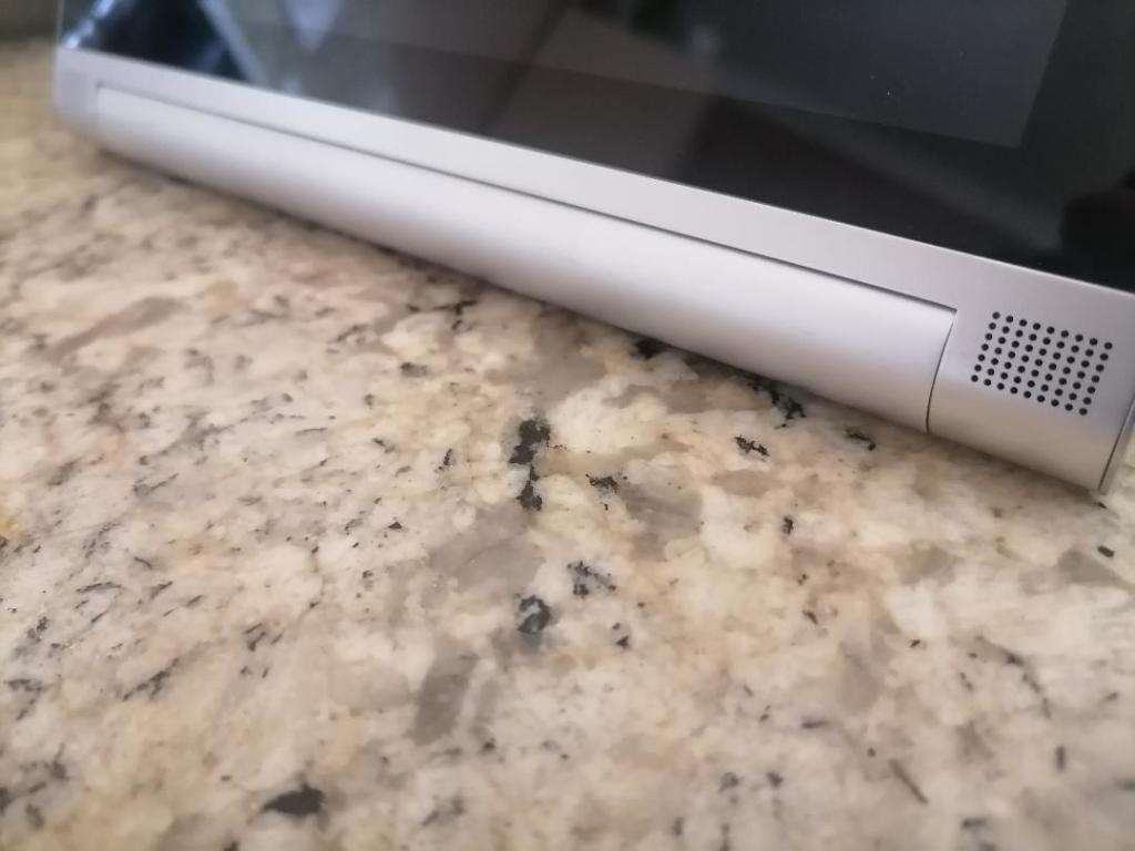 LENOVO YOGA 2, 830L, 8INCH SIM/WIFI TABLET, LIKE NEW. TOP QUALITY