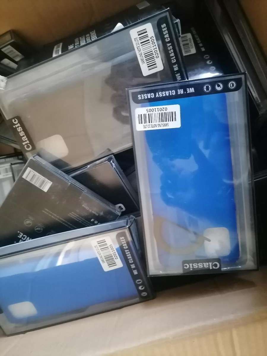 LOT OF 55 CELLPHONE COVERS