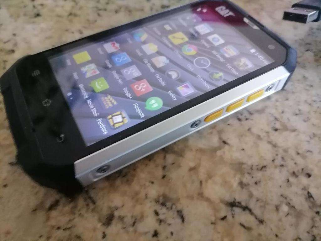 CAT B15Q RUGGED WATER/DUST/SHOCK PROOF CELL PHONE