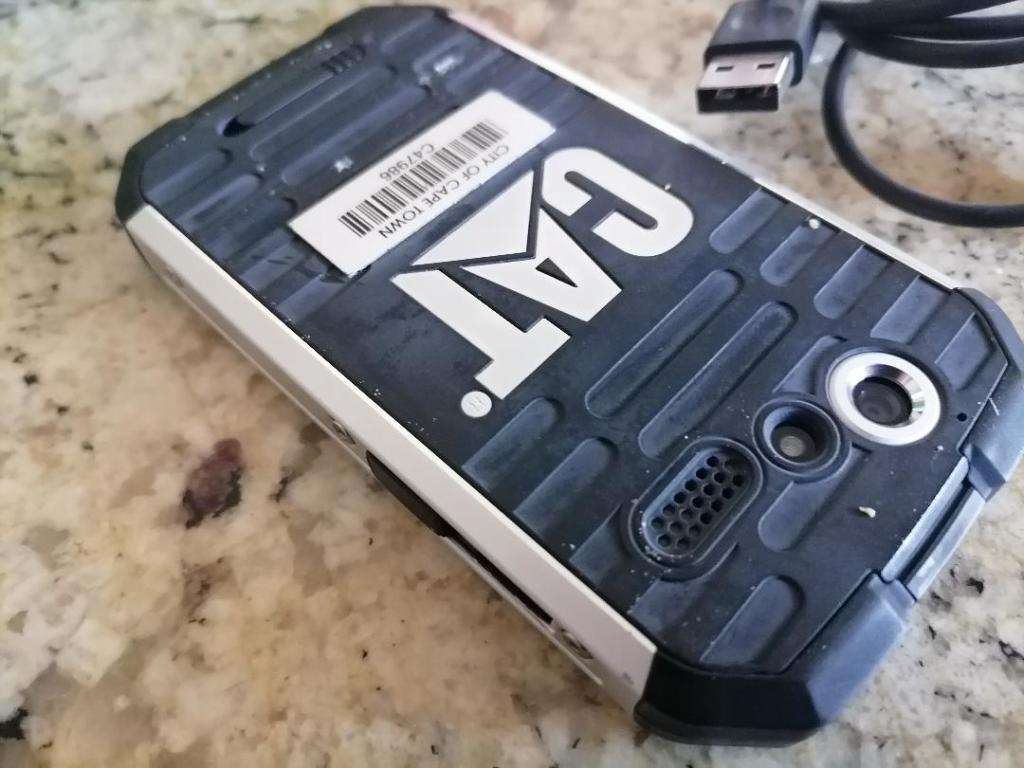 CAT B15Q RUGGED WATER/DUST/SHOCK PROOF CELL PHONE