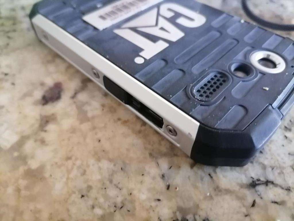 CAT B15Q RUGGED WATER/DUST/SHOCK PROOF CELL PHONE
