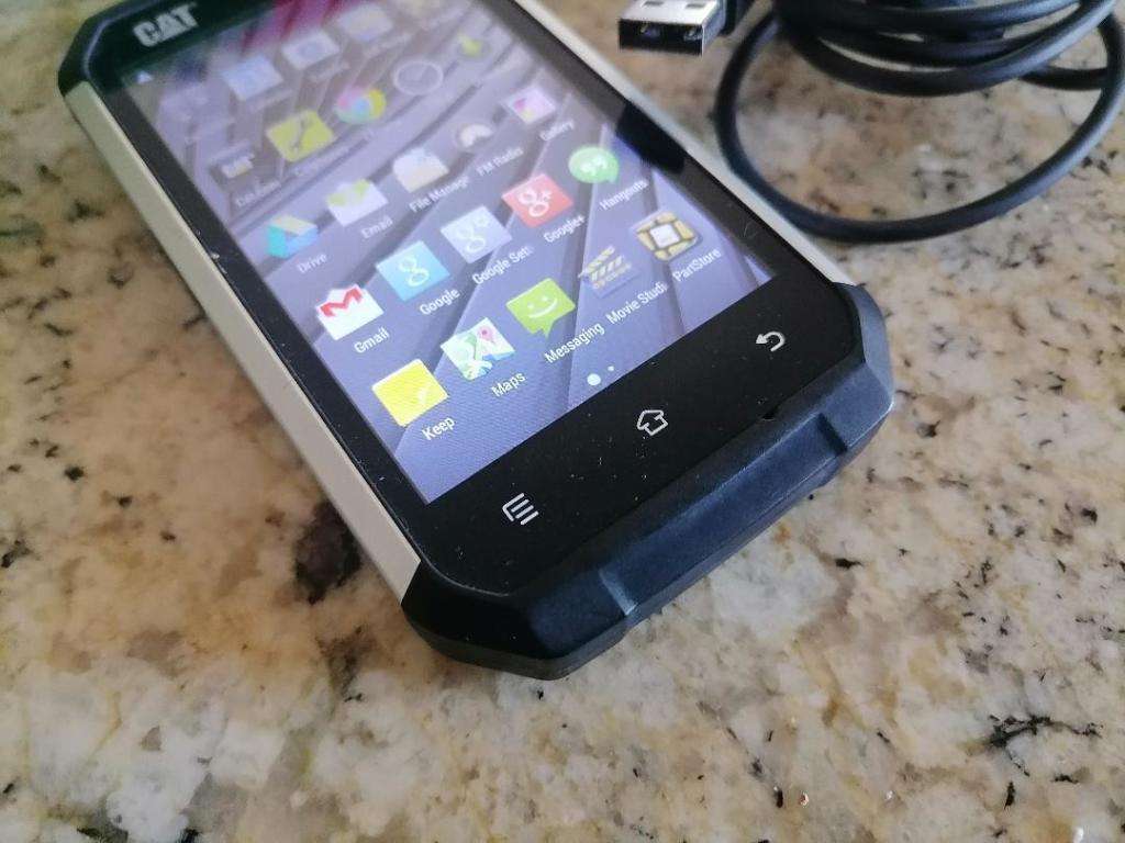 CAT B15Q RUGGED WATER/DUST/SHOCK PROOF CELL PHONE