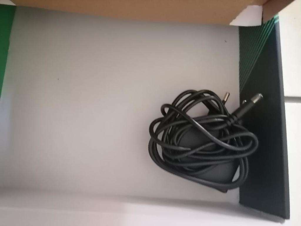 **MX Q 4K SMART TV BOX WITH REMOTE PLUS NEW 360 WIFI ROUTER IN BOX*ONE BID FOR BOTH*