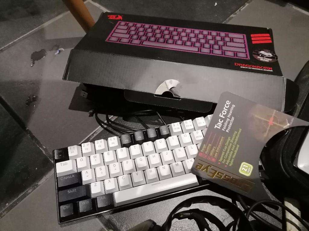 **BULK LOT OF ELECTRONICS*LAPTOP,CHARGER,BAG,SMART WATCH,KEYTRON KEYBOARD ETC