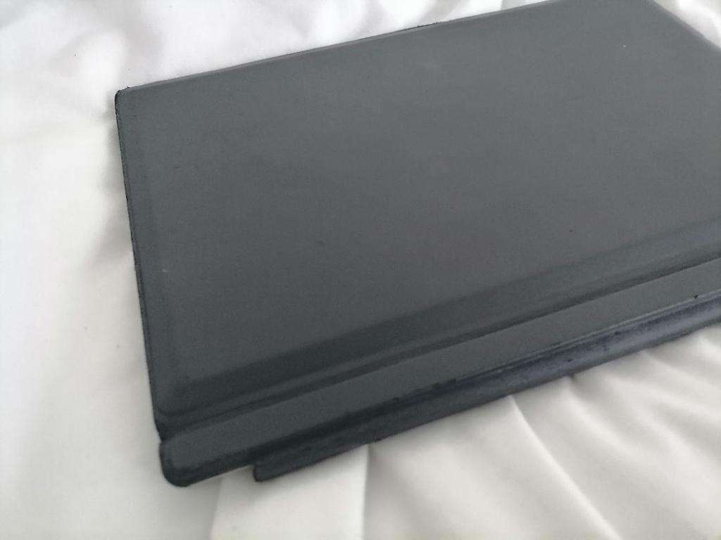 I7 LENOVO MIIX520-121KB  8th GENERATION TABLET WITH KEYBOARD*CRAKCED SCREEN*