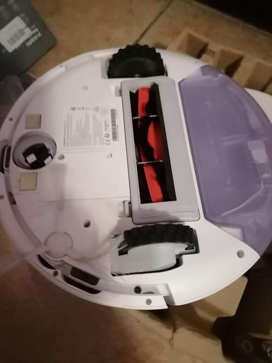 XIOMI E10 SMART ROBOT VAC/MOP WITH ATTACHMENTS,MOP PAD, CHARGING STATION