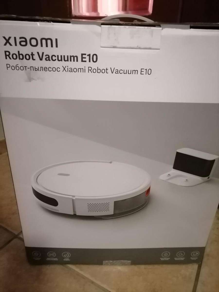 XIOMI E10 SMART ROBOT VAC/MOP WITH ATTACHMENTS,MOP PAD, CHARGING STATION