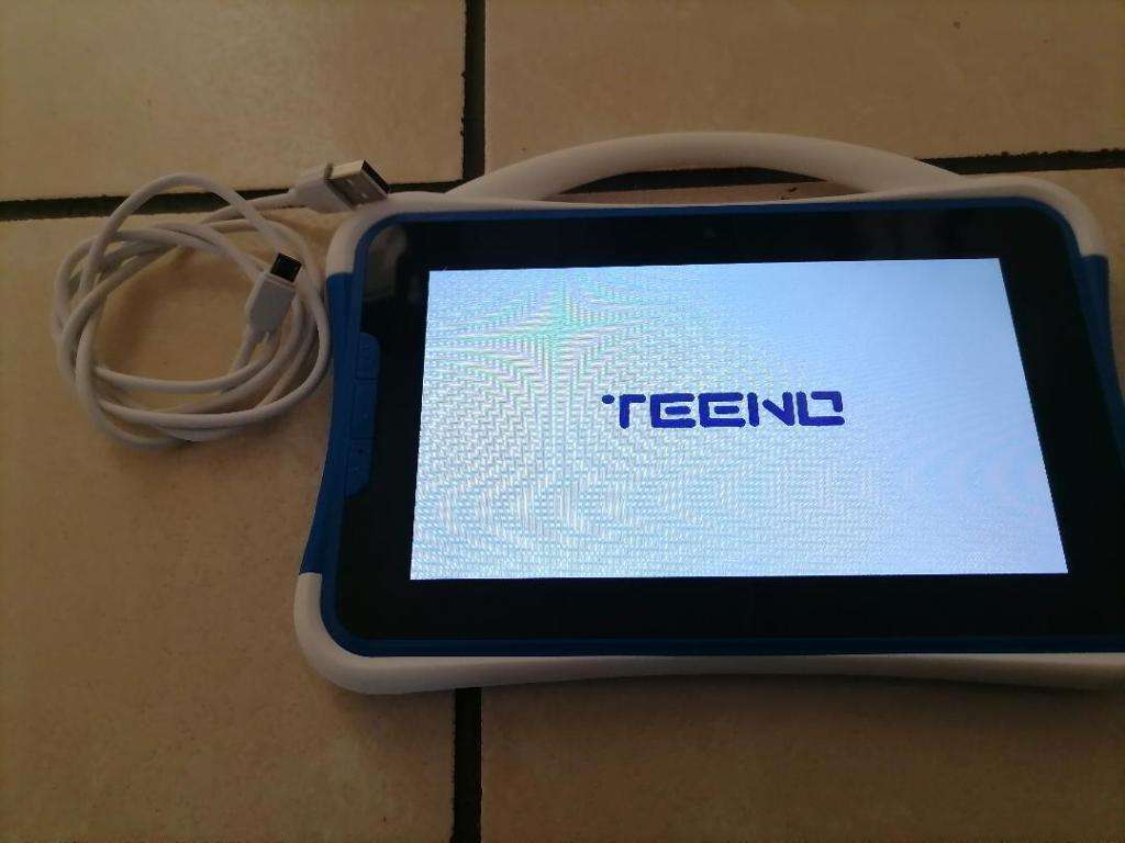 *TEENO SIM/WIFI 7 INCH TABLET LOADED WITH GAMES*