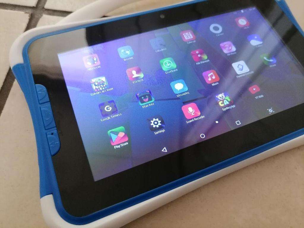 *TEENO SIM/WIFI 7 INCH TABLET LOADED WITH GAMES*