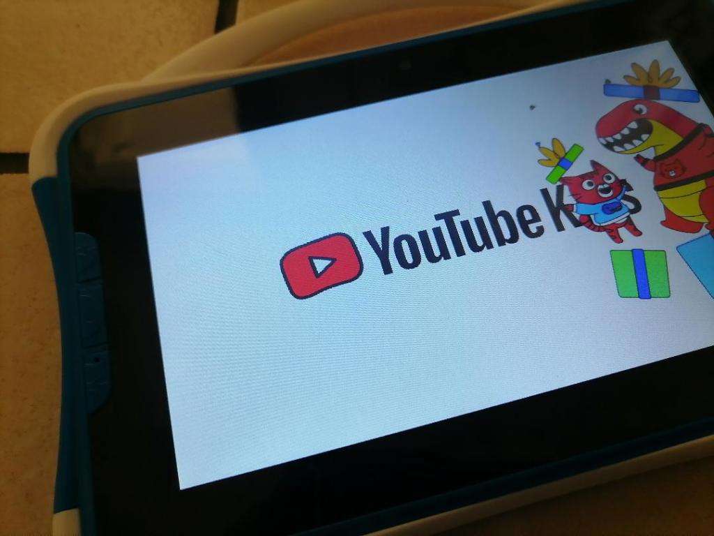 *TEENO SIM/WIFI 7 INCH TABLET LOADED WITH GAMES*