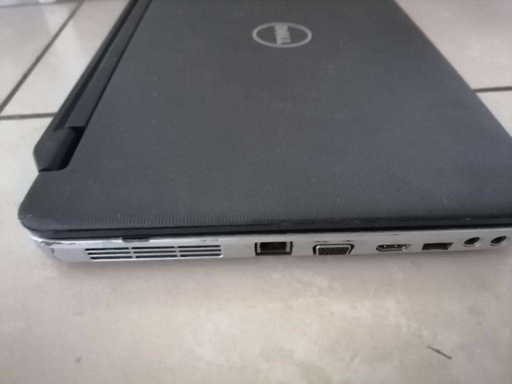 I3 DELL VOSTRO 2520 LAPTOP. POWERS ON , HARD DRIVE NOT READING