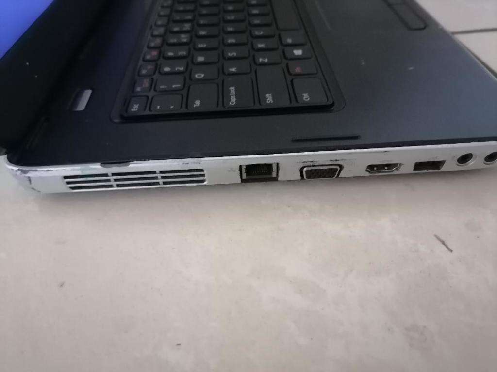 I3 DELL VOSTRO 2520 LAPTOP. POWERS ON , HARD DRIVE NOT READING