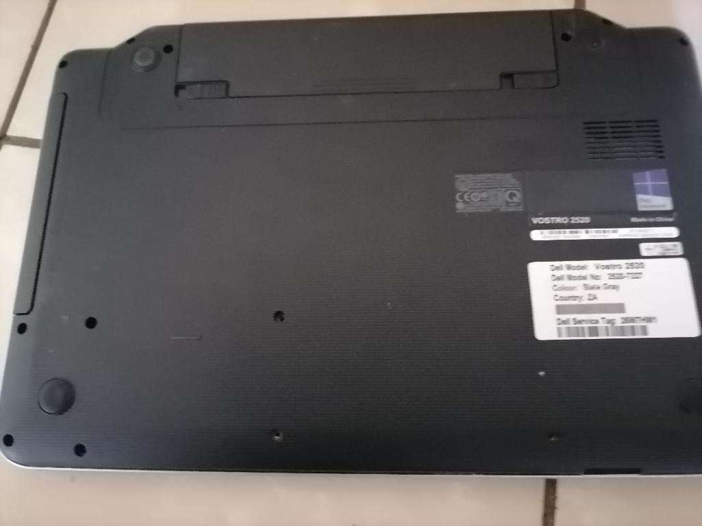 I3 DELL VOSTRO 2520 LAPTOP. POWERS ON , HARD DRIVE NOT READING