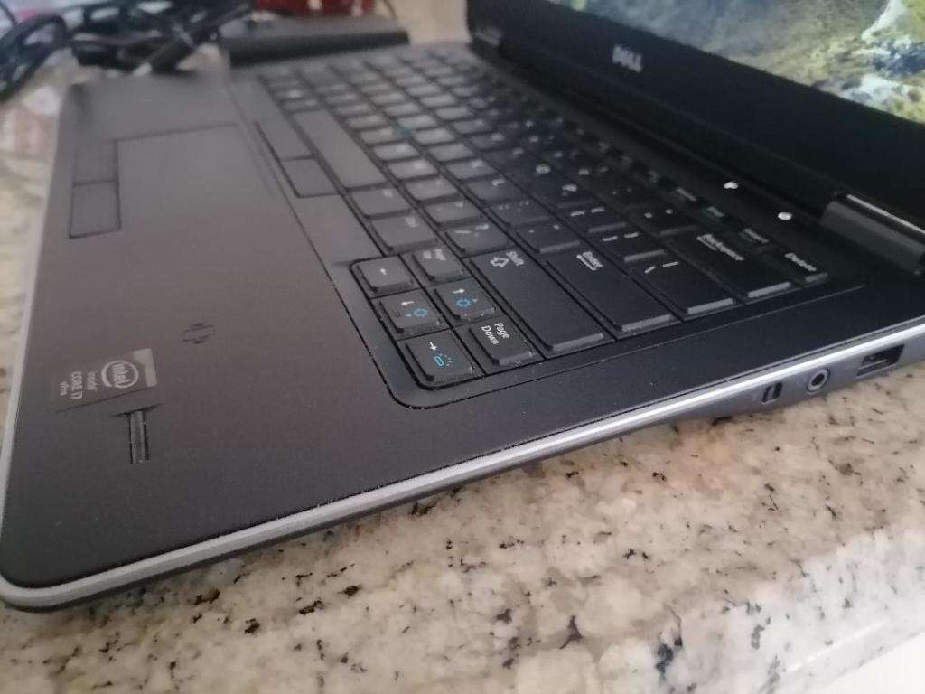 EXCELLENT i7 DELL LATITUDE E7440 4TH GEN ,8GB RAM,1TB HDD,SIM SLOT,BATTERY 100%,CHARGER INCL