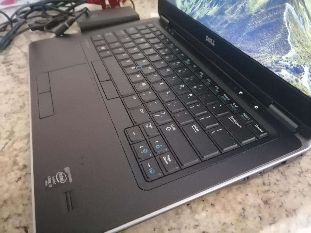 EXCELLENT i7 DELL LATITUDE E7440 4TH GEN ,8GB RAM,1TB HDD,SIM SLOT,BATTERY 100%,CHARGER INCL