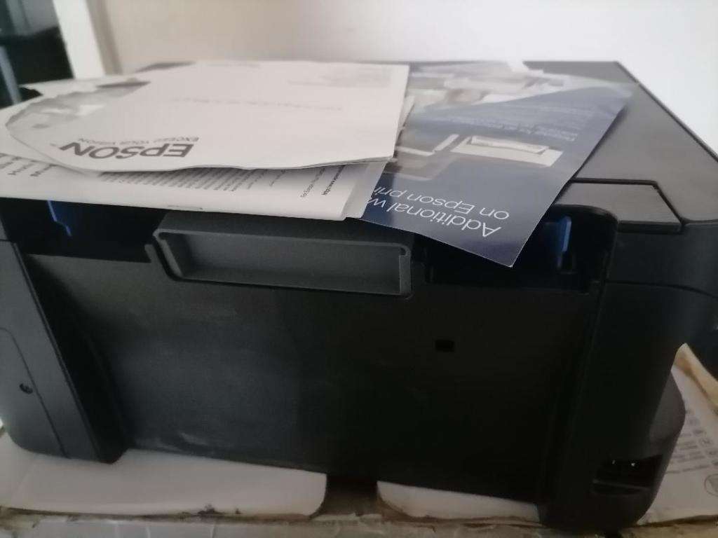 EPSON L3111 INK TANK PRINTER WITH CABLES IN BOX*ORANGE LIGHTS FLASHING*
