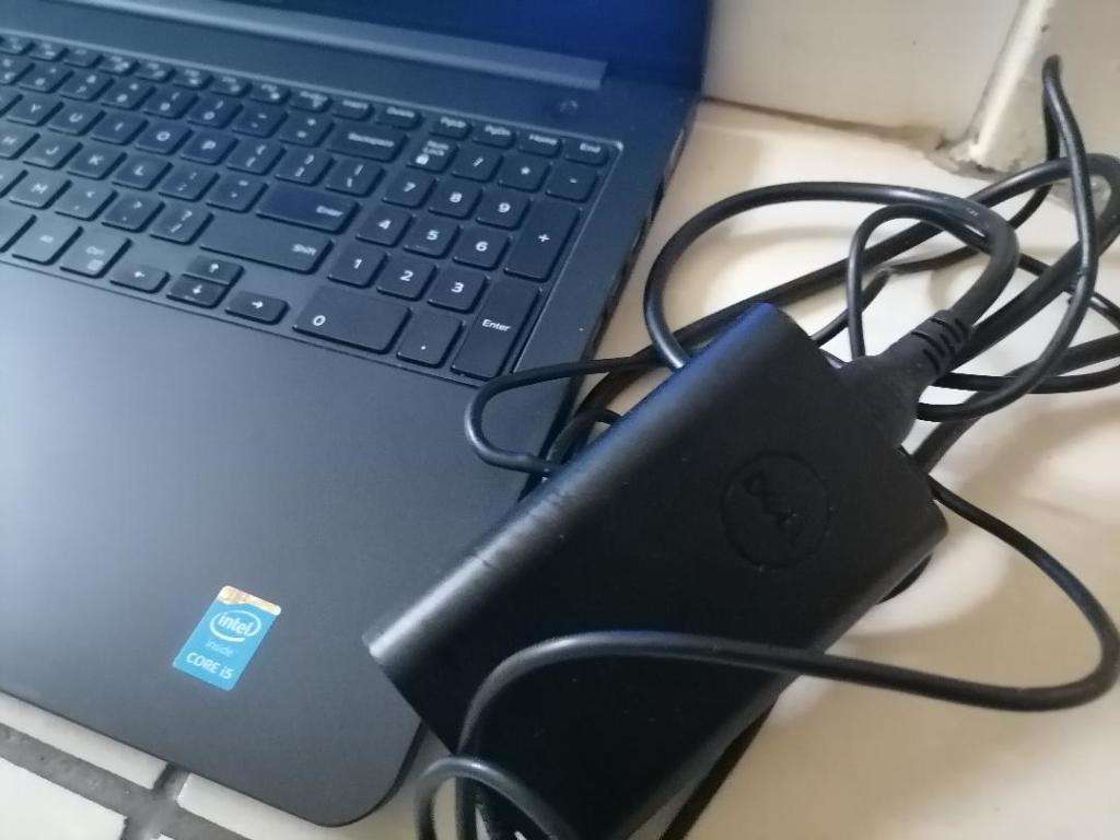 IMMACULATE I5 DELL LATITUDE 3550 5TH GEN, 8GB RAM, 500GB HDD. BATTERY 100%,ORIGINAL CHARGER*