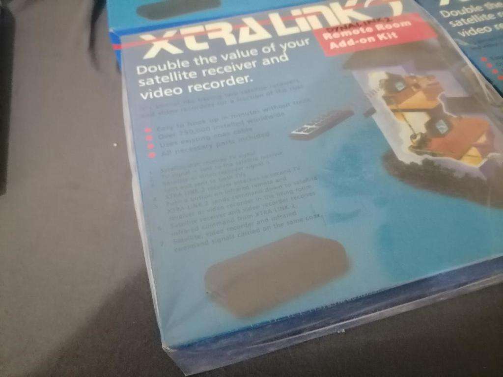 LIQUIDATION ITEMS* LOT OF 4 X NEW XTRALINK 2 REMOTE CONTROLL EXTENDERS*ONE BID FOR BOTH*